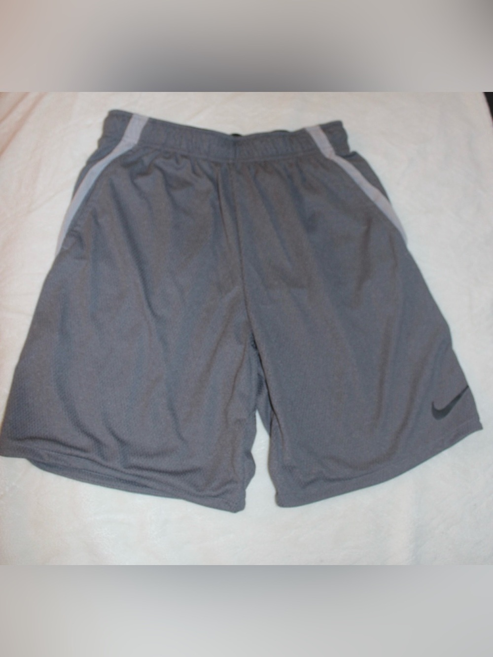 Nike NWT Dri-FIT Charcoal Gray Training Athletic Shorts Standard Fit - Men’s Med